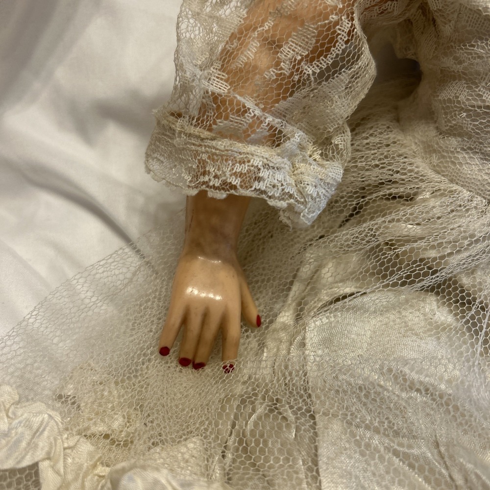 Antique Boudoir Bed Doll 1920- 1930 with Clothes Blue eyes red lips Blonde - Picture 2 of 13